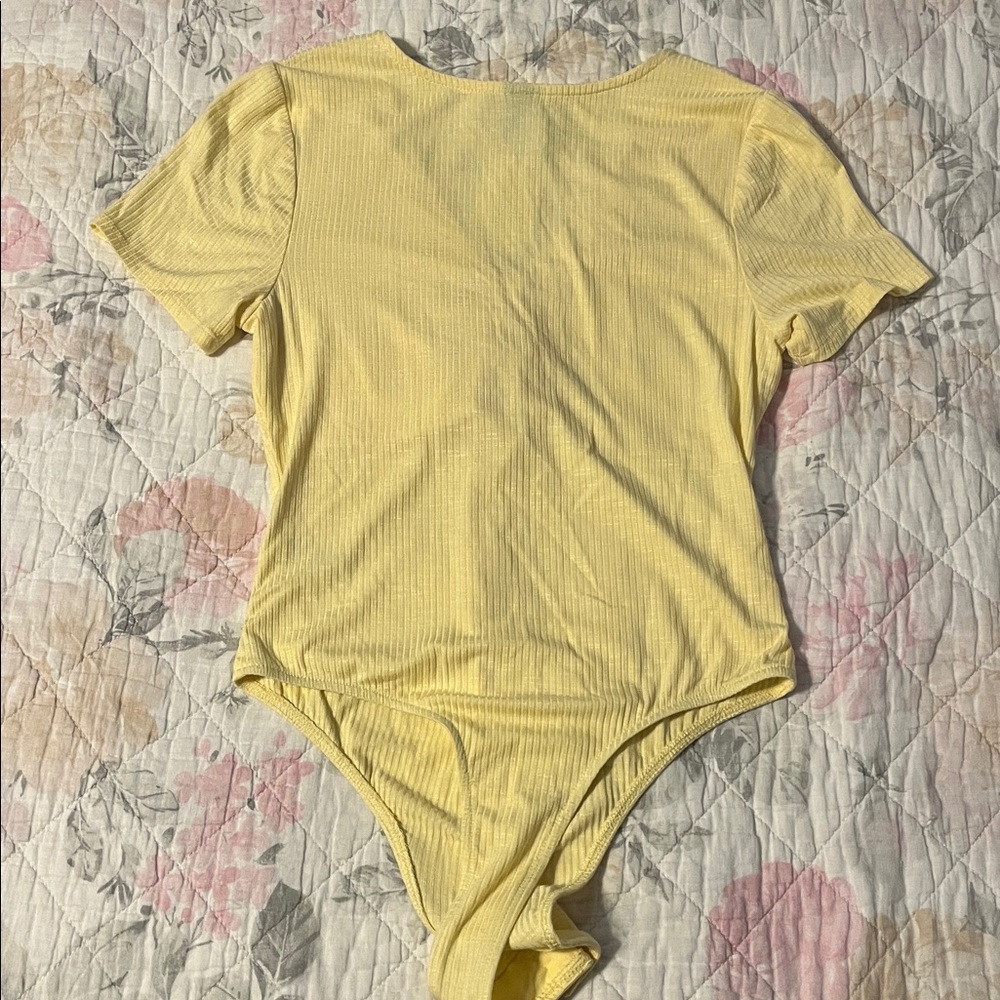 Wild Fable Yellow Ruched Blouse - Picture 3 of 3